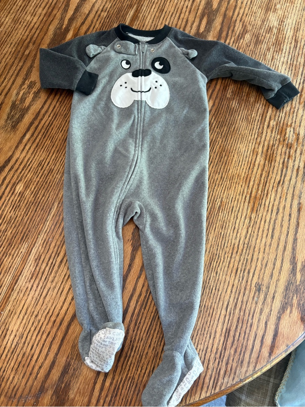 Carters Sz 18 months